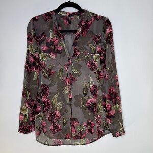 Kut from the Kloth Gray and Pink Long Sleeve Buttoned Floral Blouse